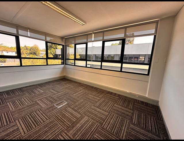 238M² OFFICE TO LET IN GREENSIDE